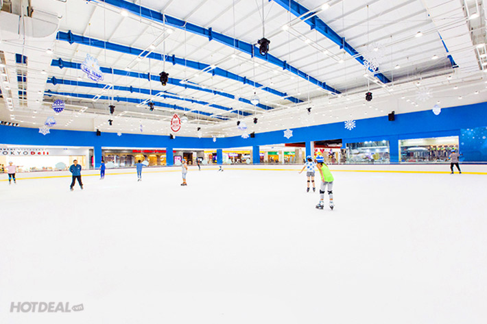 Vinpearl Land Ice Rink – Thỏa sức vui đùa với băng tuyết