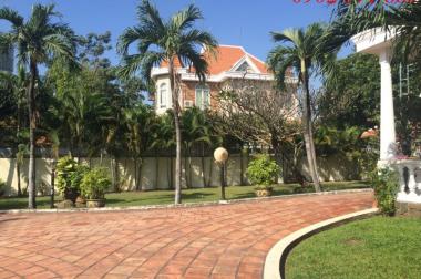 Cho thuê villa đường Song Hành, An Phú 7,5x20m, 120 tr/th trệt 1 lầu, có sân vườn, hồ bơi