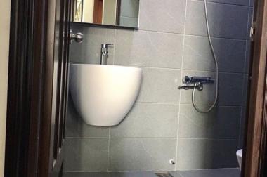 Bán căn hộ Useful Apartment (Era Lạc Long Quân cũ), 2PN, tầng cao giá 2,3 tỷ