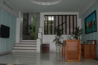 Bán gấp nhà đường 215 Nguyễn Văn Hưởng, P.Thảo Điền, Q2, full nội thất, 12.5 tỷ/TL