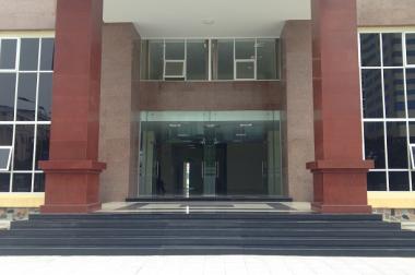 Cho thuê văn phòng phố Duy Tân, Cầu Giấy, DT 110m2, 195m2 giá 190 nghìn/m2/th, miễn phí để xe