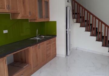 Bán nhà Linh Đàm, 33m2, 5 tầng, gần UBND phường Hoàng Liệt, 1.95 tỷ. 0983 860 424.