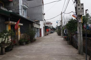 Bán mảnh đất 40m2, ngõ 44/58 Đức Giang, Long Biên, ô tô đỗ cửa giá rẻ. LH Ninh 0931705288