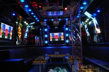 Chuyển nhượng quán Karaoke 6 tầng mặt phố khu Mai Dịch - Cầu Giấy giá 8.5 tỷ