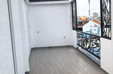 Căn góc xe hơi đỗ cửa, nhà Cách Mạng Tháng Tám, Quận 3, ở ngay, giá chỉ 8.7 tỷ