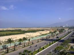 Cần tiền bán gấp lô đất đã có sổ đường Mê Linh sát bên Nguyễn Lương Bằng. Vị trí đẹp giá rẻ. Thông tin liên hệ: 0935.02.82.92