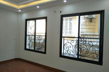 Bán nhà phân lô, ô tô vào nhà, ngõ 119 Giáp Bát, DT 50m2, 5 tầng, giá 5.3 tỷ