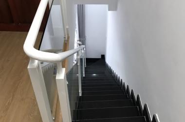 Bán nhà 1 trệt 2 lầu giá 1,65 tỷ HXH sát Gò Vấp, sổ hồng