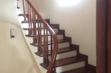 Bán nhà 2 mặt thoáng ở Đội Cấn 43m2 x 5 tầng, 4.43 tỷ