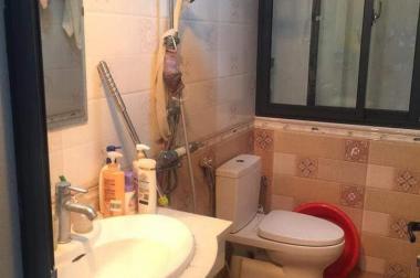 Bán nhà 2 mặt thoáng ở Đội Cấn 43m2 x 5 tầng, 4.43 tỷ