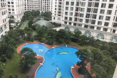 Bán căn hộ Royal City căn 2PN rất đẹp view bể bơi trong vườn LH 0978015889