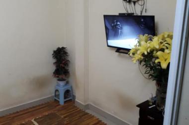 1,7 tỷ có ngay nhà trung tâm Đống Đa, 18m2, 4 tầng, LH 0936194568