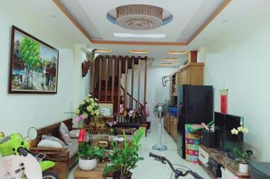 'Nhà lô góc phố Hoàng Văn Thái, ô tô vào nhà, 40m, 5 tầng, giá 5.45 tỷ. LH 0917572666