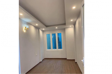 Bán gấp nhà đẹp ngõ 236 phố Đại Từ, diện tích 26m2 x 4 tầng, giá 1,36 tỷ. LH 0984094326