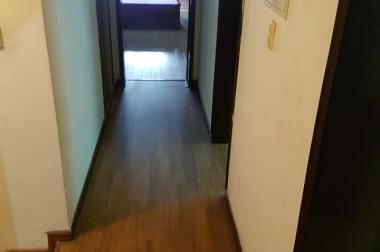 Nhà Thanh Nhàn, Hai Bà Trưng 110m2 x 4T Lô góc, Cách phố 20m ở ngay giá 6.6 tỷ.