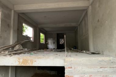Cần cho thuê nhà 3 tầng, VỊ TRÍ ĐẸP, GIÁ TỐT,tại 229 Trần Phú, Hà Tĩnh