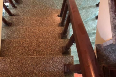 Bán gấp nhà Định Công Hạ, Hoàng Mai, diện tích 42m2, giá 1.9 tỷ. LH 0984094326