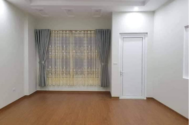 Bán gấp nhà đẹp Lê Trọng Tấn, 38m2, 4 tầng, giá chỉ 3.1 tỷ. LH 0984094326