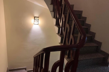 Bán nhà Chính Kinh, Thanh Xuân, 38 m2, 5 tầng, mt 4m, giá 2.7 tỷ. LH 0984094326