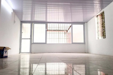 Bán gấp nhà đẹp, ở ngay, phố Xã Đàn, diện tích 36m2 x 4 tầng, giá 2.25 tỷ. LH: 0984094326