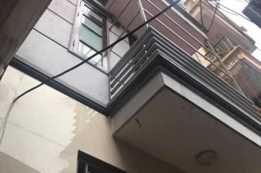 Chính chủ bán nhà Giáp Bát, 42m2, 4 tầng, mt 4.8m, giá 2.85 tỷ. LH: 0984094326