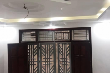 Chính chủ bán nhà Giáp Bát, 42m2, 4 tầng, mt 4.8m, giá 2.85 tỷ. LH: 0984094326