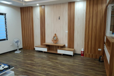 Chính chủ bán nhà Đê La Thành, 45 m2, 5 tầng, mt 4.5m, giá 3.98 tỷ. LH: 0984094326