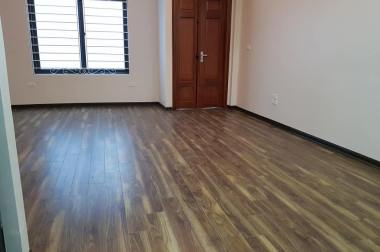 Chính chủ bán nhà Đê La Thành, 45 m2, 5 tầng, mt 4.5m, giá 3.98 tỷ. LH: 0984094326
