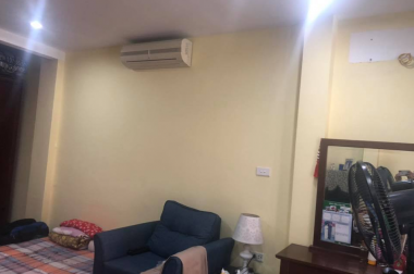 Bán nhà mặt phố Hoàng Cầu, 52 m2, 4 tầng, giá 7.79 tỷ. LH: 0984094326