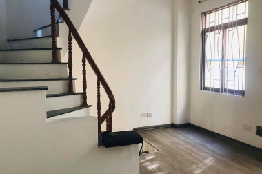 Bán nhà Bùi Xương Trạch, Thannh Xuân, 28m2, 4 tầng, giá chỉ 1.8 tỷ. LH 0984094326