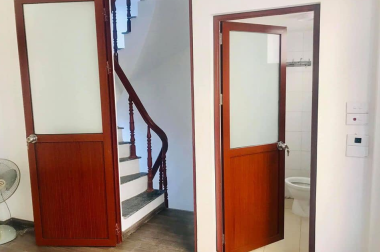 Bán nhà Bùi Xương Trạch, Thannh Xuân, 28m2, 4 tầng, giá chỉ 1.8 tỷ. LH 0984094326