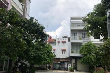 Bán nhà phố cao cấp, full nội thất mặt tiền đường số Phạm Hữu Lầu, Quận 7. Giá 10,9 tỷ