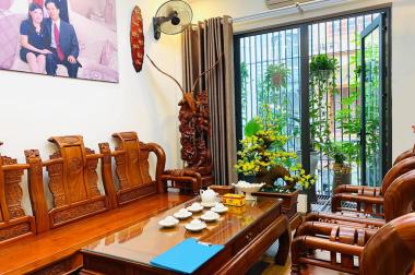 Bán nhà Hào Nam 70m2 mt 4.5m vỉa hè kinh doanh nhỉnh 15 tỷ 0983458219