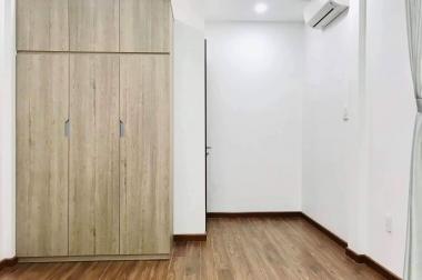 Phú Nhuận, 3 tầng chỉ nhỉn 2 tỷ. Hót hót quá!!! 