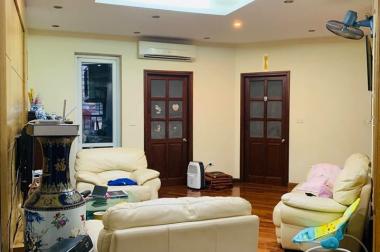 Bán nhà mặt phố Lạc Long Quân, DT 82 m2, MT 6.5m, giá 23.5 tỷ