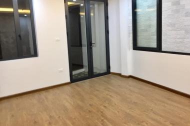 Nhà Hai Bà Trưng 37m2x5 tầng, nhà mới ở luôn. Lh 0376812345