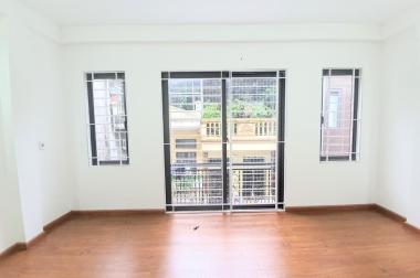 Cần bán gấp nhà Minh Khai, lô góc, ô tô đỗ cửa, kinh doanh. 37m x 5T 4.05 tỷ