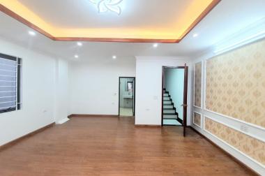Cần bán gấp nhà Minh Khai, lô góc, ô tô đỗ cửa, kinh doanh. 37m x 5T 4.05 tỷ