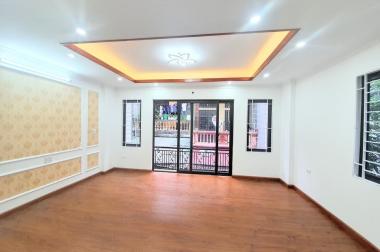 Cần bán gấp nhà Minh Khai, lô góc, ô tô đỗ cửa, kinh doanh. 37m x 5T 4.05 tỷ