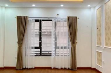 Chuyển công tác bán Ngọc Lâm, Long Biên nhà đẹp chỉ 4.5 tỷ, 4T, 51m2 ô tô tận cửa 