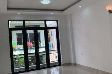 Bán nhà quận Bình Thạnh, 4 tầng, 5 nhà vệ sinh, hẻm ô tô, 45m2 chỉ 5 tỷ 7