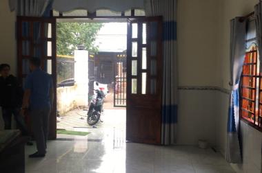 Chính chủ cần bán nhanh lô đất 200m2 và căn nhà c4 mới xây đường thông dài cách chợ 200m