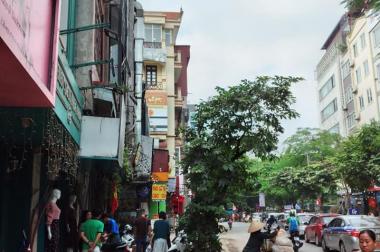 Bán nhà mặt phố Chùa Láng, vị trí đắc địa, kinh doanh đỉnh cao, giá chỉ hơn 10 tỷ.