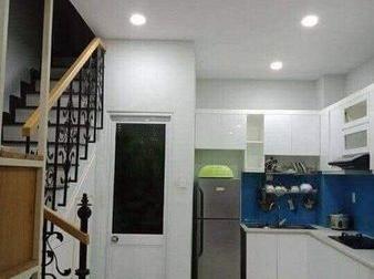 NHÀ LONG LANH, Ba Tháng Hai, Quận 11, chỉ 30m,1T3L, 3 Phòng ngủ, chỉ 2  tỷ 6, Cô Đèo CC, kẹt tiền