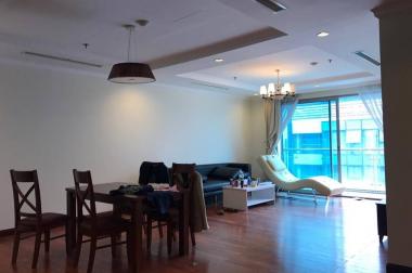 Bán căn hộ Vincom Đồng Khởi - dt 135m2/2PN lầu cao, view trực diện hồ bơi, giá bán 22 tỷ (sổ hồng)
