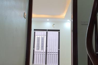 Nhà Ngọc Hồi, 35m2,5 tầng, xây mới, gần phố, ngõ rộng, 2,6 tỷ