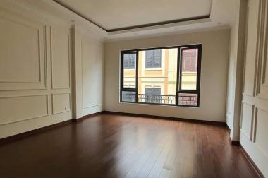 Chính chủ bán nhà Phân lô 66m x 7 tầng đường Trần Quốc Hoàn, Cầu Giấy.