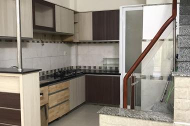 Cho thuê nhà nguyễn trọng tuyển p.15 Q.PN trệt 3 lầu DT;150m2 giá 15tr