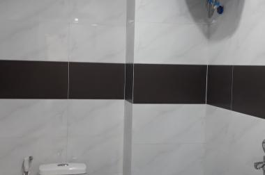 Chính chủ bán nhà gần sân vận động Mỹ Đình 5 tầng 37 m2 giá 3.4 tỷ kinh doanh ngõ thông ô tô lô góc  