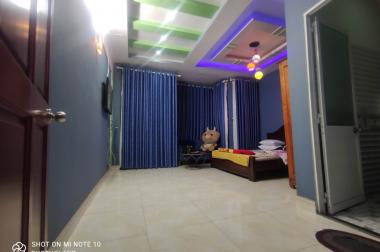 Chính chủ bán nhà Hà Huy Giáp, Q.12, 120m2, 3 tầng, 2 ST, HXT 8m, Giá 6.8 tỷ TL